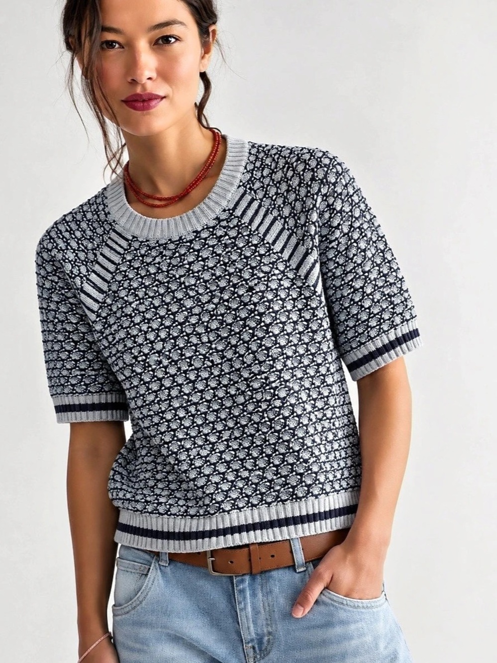 421. Joe Fresh Cotton Geometric Knit Sweater Size Medium